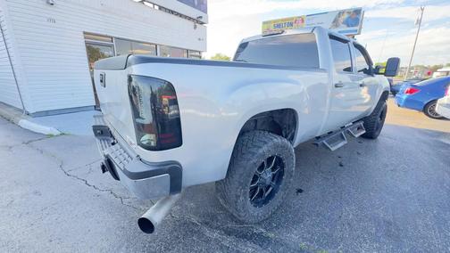 Pure Silver Metallic 2011 GMC Sierra 2500 SLE