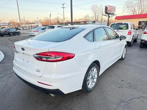 2020 Ford Fusion SE