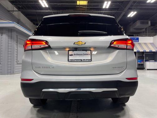 Silver Ice Metallic 2022 Chevrolet Equinox Premier