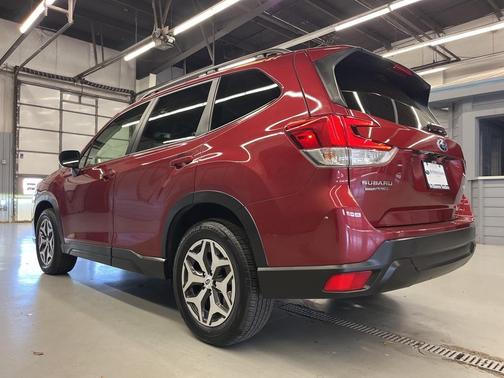 2022 Subaru Forester Premium