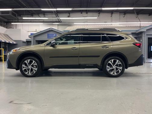 2022 Subaru Outback Touring XT