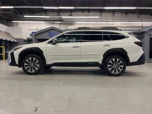 2025 Subaru Outback Touring