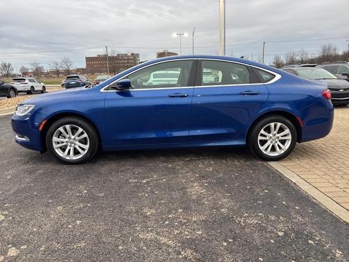 2017 Chrysler 200 Limited