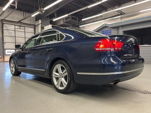 2014 Volkswagen Passat Auto SEL Premium