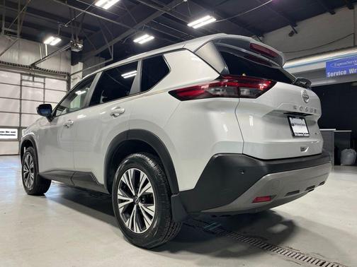 Brilliant Silver Metallic 2023 Nissan Rogue SV