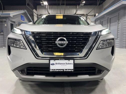 Brilliant Silver Metallic 2023 Nissan Rogue SV