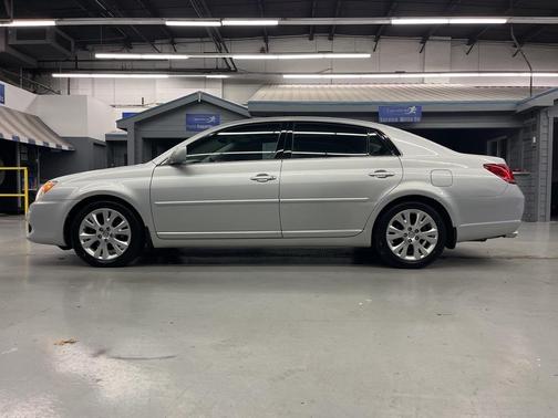 2009 Toyota Avalon XLS