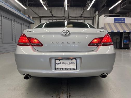 2009 Toyota Avalon XLS