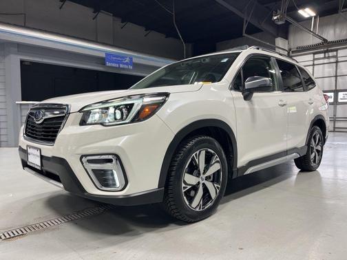 Crystal White Pearl 2020 Subaru Forester Touring