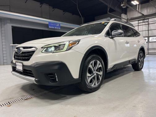 Crystal White Pearl 2020 Subaru Outback Touring