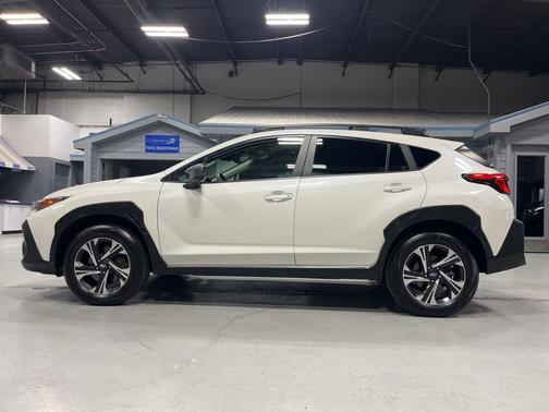 Crystal White Pearl 2024 Subaru Crosstrek Premium