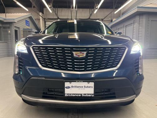 2021 Cadillac XT4 Premium Luxury