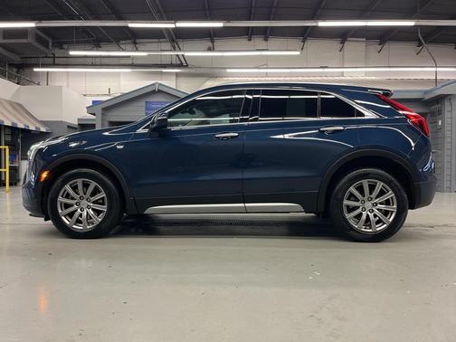 2021 Cadillac XT4 Premium Luxury