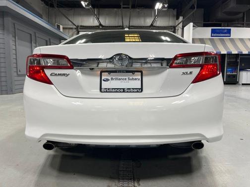 Super White 2012 Toyota Camry XLE