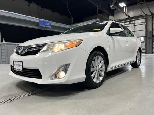 Super White 2012 Toyota Camry XLE
