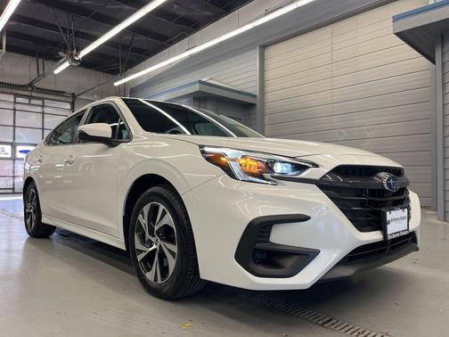 Crystal White Pearl 2025 Subaru Legacy Premium