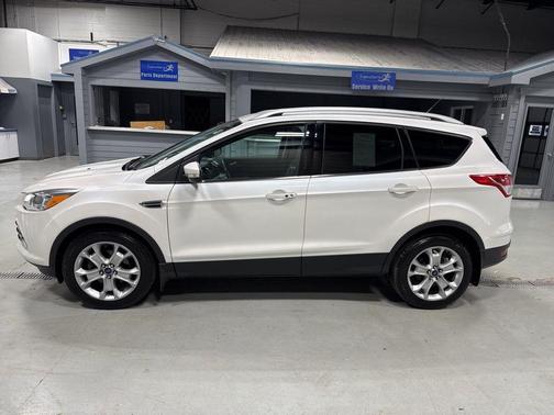 White Platinum Clearcoat Metallic 2016 Ford Escape Titanium