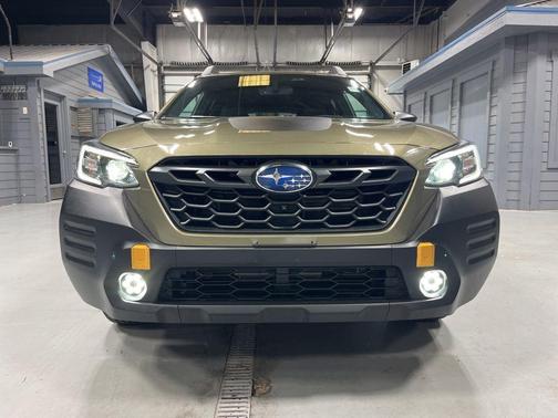 Autumn Green Metallic 2023 Subaru Outback Wilderness