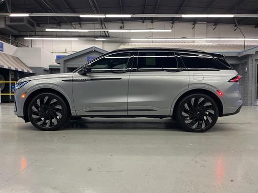 2024 Lincoln Nautilus Black Label