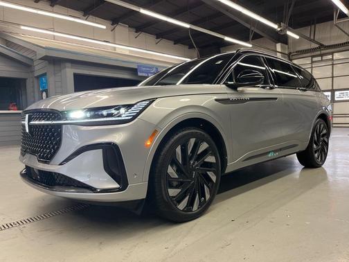 2024 Lincoln Nautilus Black Label