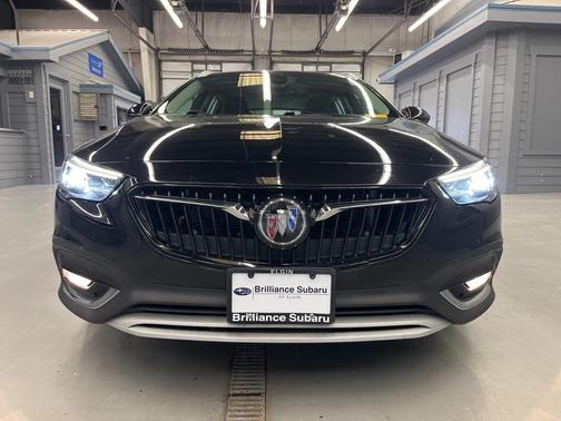 2019 Buick Regal TourX Essence