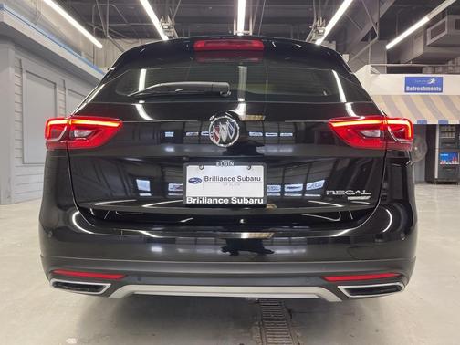 2019 Buick Regal TourX Essence