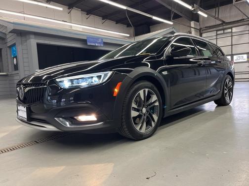 2019 Buick Regal TourX Essence