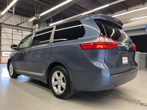 2016 Toyota Sienna L