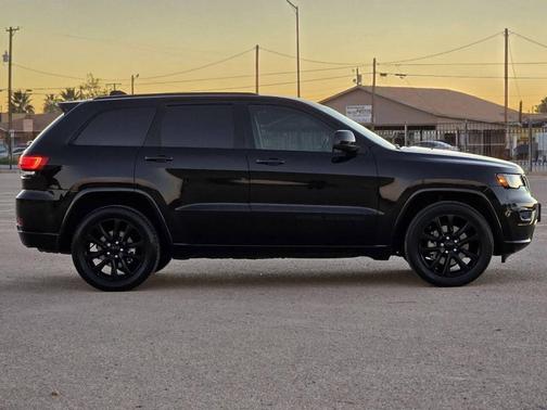 2021 Jeep Grand Cherokee Laredo