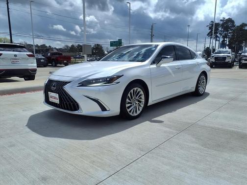 2022 Lexus ES 300h Ultra Luxury