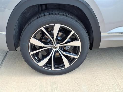 Silver Mist Metallic 2026 Volkswagen Atlas 2.0T SEL Premium R-Line