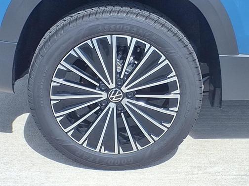 2025 Volkswagen Taos 1.5T SE