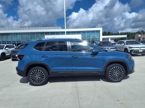 2025 Volkswagen Taos 1.5T SE