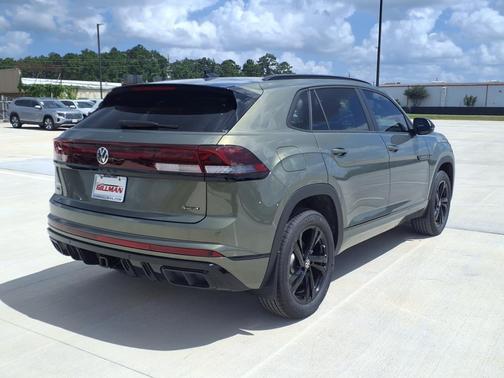 2025 Volkswagen Atlas Cross Sport 2.0T SEL R-Line Black