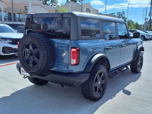 2023 Ford Bronco Base