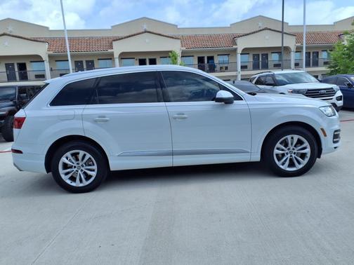 2019 Audi Q7 55 Premium Plus