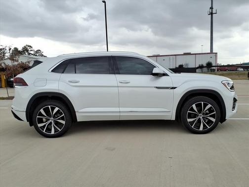 2026 Volkswagen Atlas Cross Sport 2.0T SEL Premium R-Line