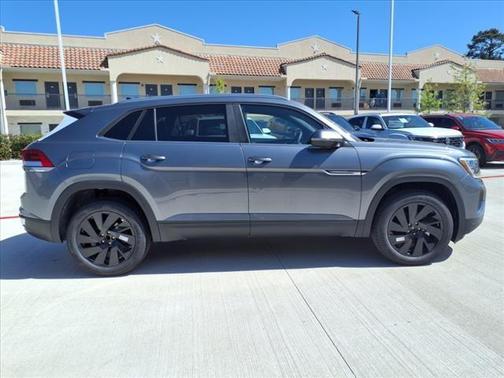 2025 Volkswagen Atlas Cross Sport 2.0T SE w/Technology