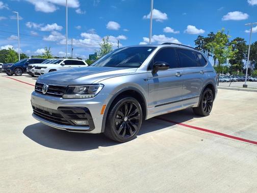 Pyrite Silver Metallic 2021 Volkswagen Tiguan 2.0T SE R-Line Black