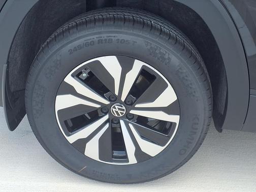 2025 Volkswagen Atlas Cross Sport 2.0T SE