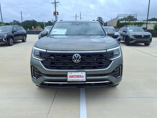 Avocado Green Pearl 2026 Volkswagen Atlas Cross Sport 2.0T SEL Premium R-Line