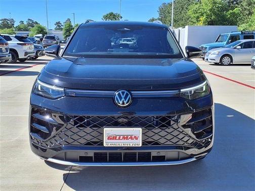 Deep Black Pearl 2026 Volkswagen Tiguan 2.0T SEL R-Line