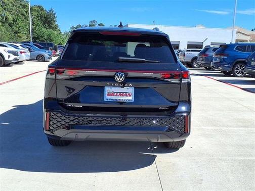Deep Black Pearl 2026 Volkswagen Tiguan 2.0T SEL R-Line