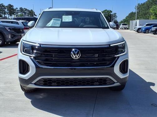 2025 Volkswagen Atlas Cross Sport 2.0T SE w/Technology