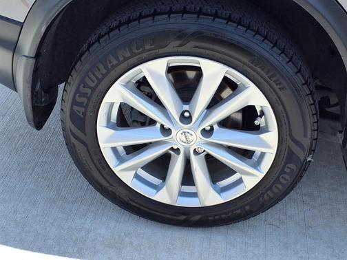 2017 Nissan Rogue Sport SV