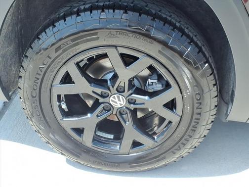 2025 Volkswagen Atlas 2.0T Peak Edition