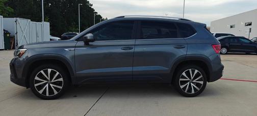 Platinum Gray Metallic 2023 Volkswagen Taos 1.5T SE