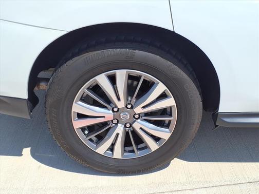 2020 Nissan Pathfinder SL