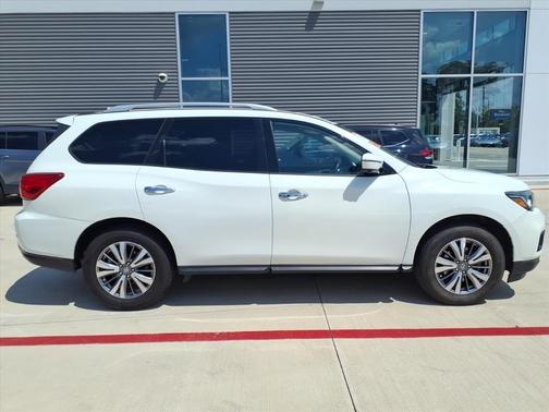 2020 Nissan Pathfinder SL