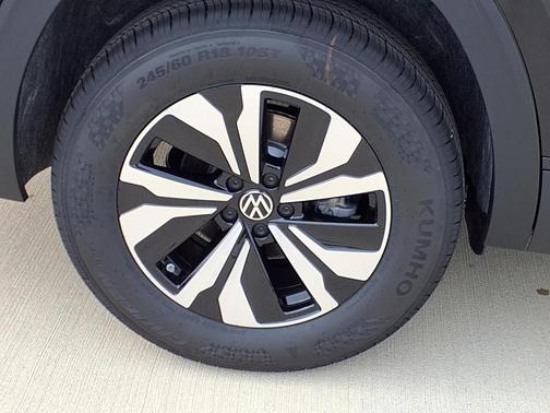 Deep Black Pearl 2026 Volkswagen Atlas 2.0T SE